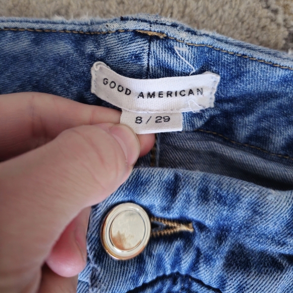 Good American Jeans - Picture 5 of 6